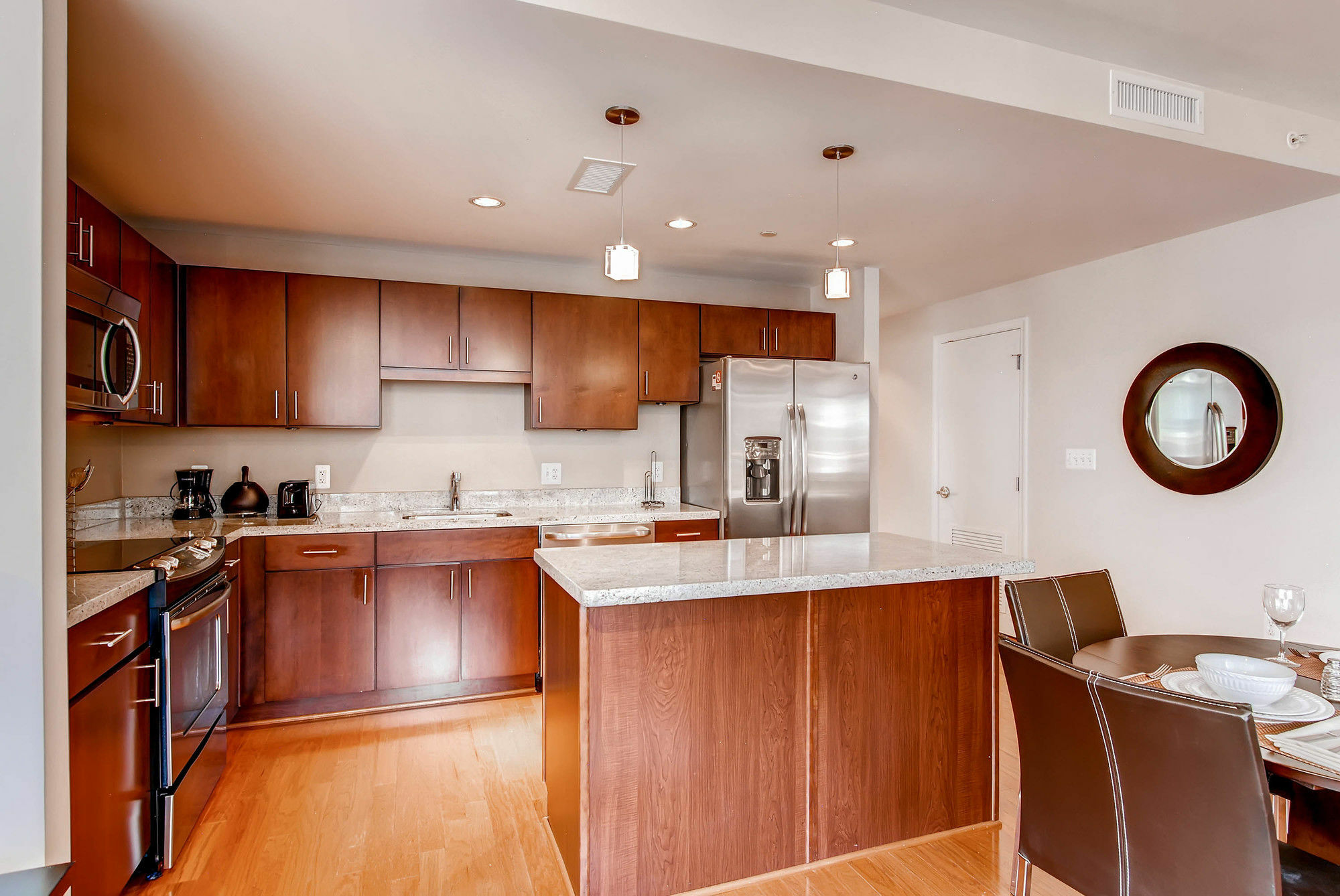Global Luxury Suites At Foggy Bottom Вашингтон Экстерьер фото
